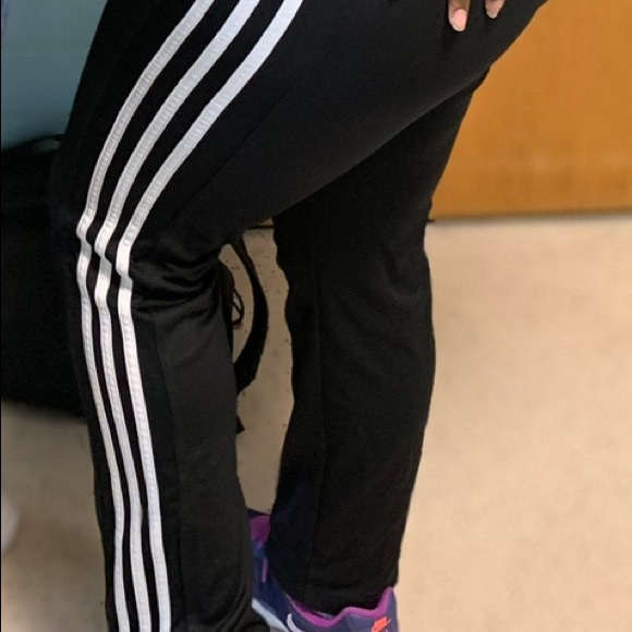 These stylish joggers will be the perfect addition to your closet - Picture 1 of 6